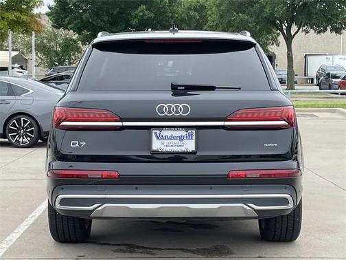 2022 Audi Q7 55 Premium Plus