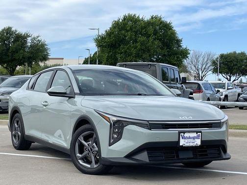 Morning Haze 2025 Kia K4 LXS