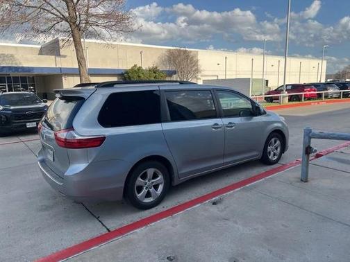 2015 Toyota Sienna LE