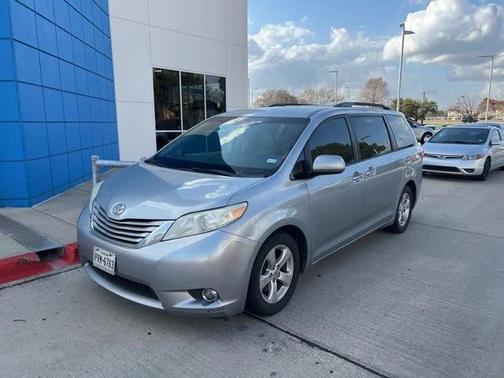2015 Toyota Sienna LE