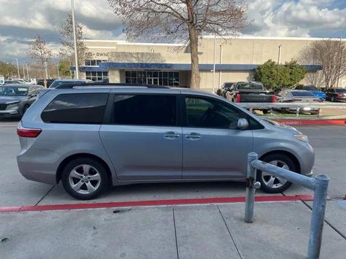 2015 Toyota Sienna LE
