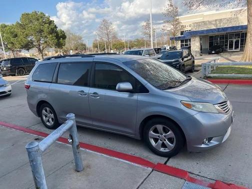 2015 Toyota Sienna LE