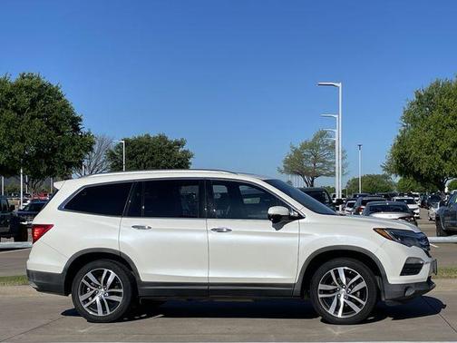 White Diamond Pearl 2016 Honda Pilot Touring