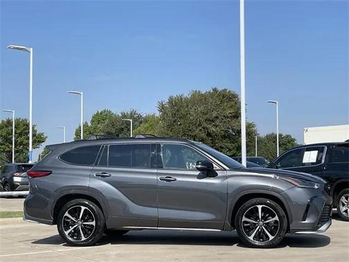 2022 Toyota Highlander XSE