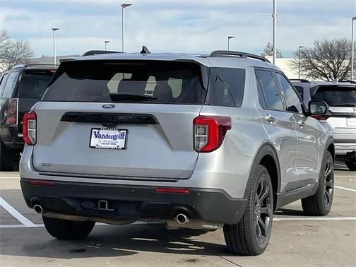 2022 Ford Explorer ST-Line