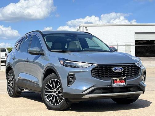 Vapor Blue Metallic 2025 Ford Escape PHEV SE