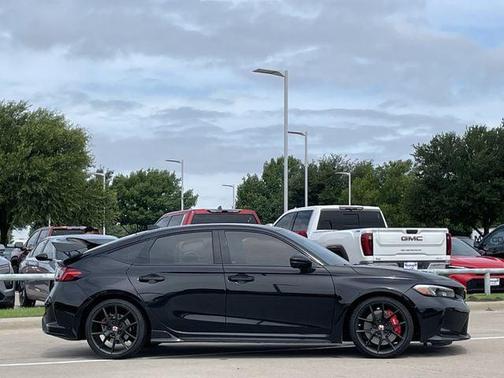 Crystal Black Pearl 2025 Honda Civic Type R