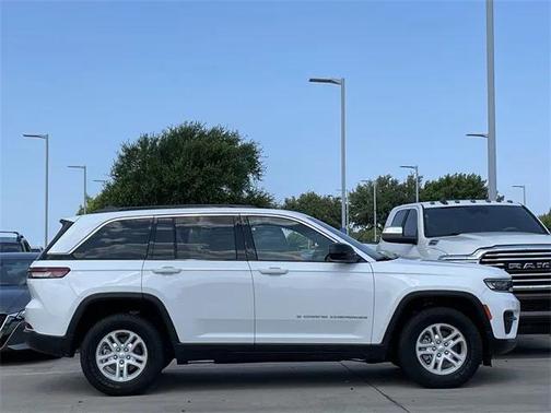 2024 Jeep Grand Cherokee Laredo