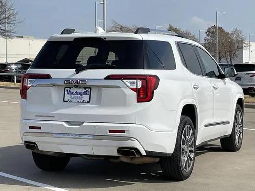 2023 GMC Acadia Denali