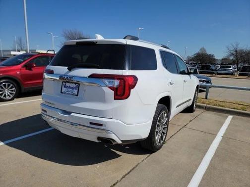 2023 GMC Acadia Denali