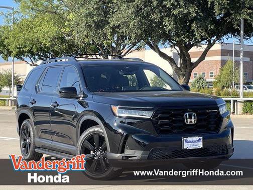 Crystal Black Pearl 2025 Honda Pilot Black Edition