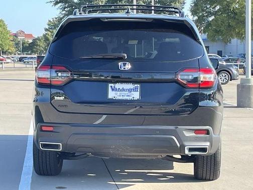 Crystal Black Pearl 2025 Honda Pilot Black Edition