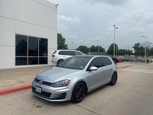2017 Volkswagen Golf GTI 2.0T SE 4-Door