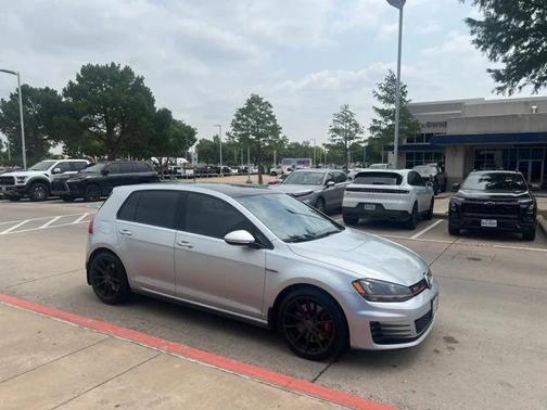 2017 Volkswagen Golf GTI 2.0T SE 4-Door