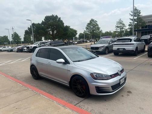 2017 Volkswagen Golf GTI 2.0T SE 4-Door