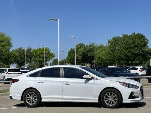 Quartz White Pearl 2019 Hyundai SONATA SE