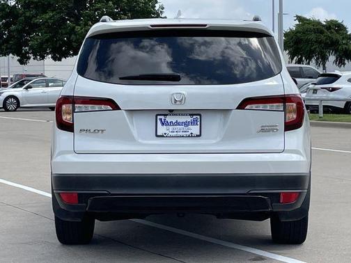 Platinum White Pearl 2022 Honda Pilot AWD Sport