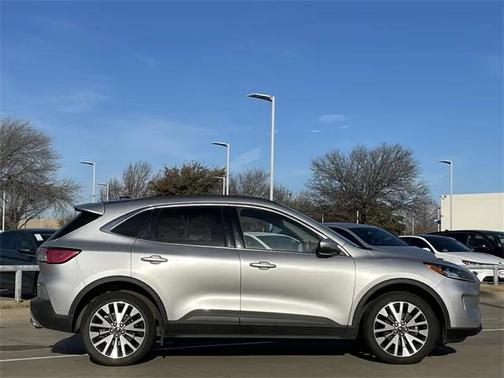 2020 Ford Escape Titanium