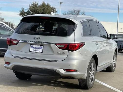 2017 INFINITI QX60 Base