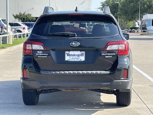 Crystal Black Silica 2017 Subaru Outback 3.6R Limited
