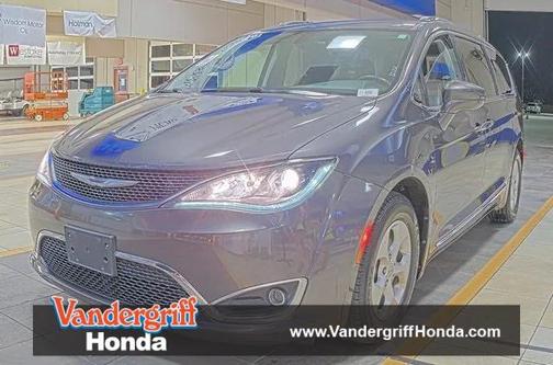 2017 Chrysler Pacifica Touring-L