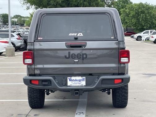 Granite Crystal Metallic Clearcoat 2023 Jeep Gladiator Sport