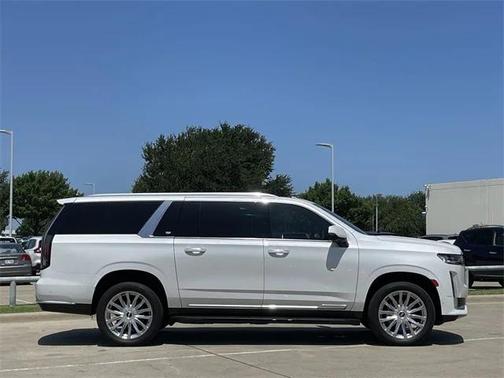 2022 Cadillac Escalade ESV Premium Luxury
