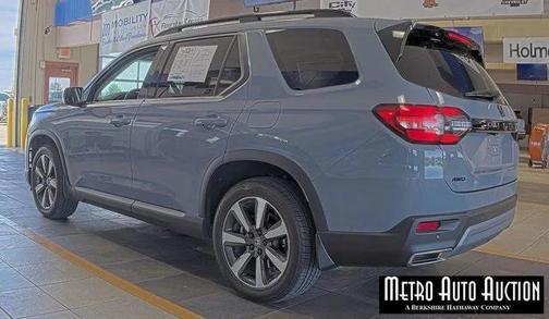 2025 Honda Pilot Touring 8-Passenger