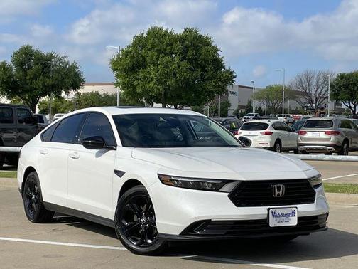 Platinum White Pearl 2025 Honda Accord SE