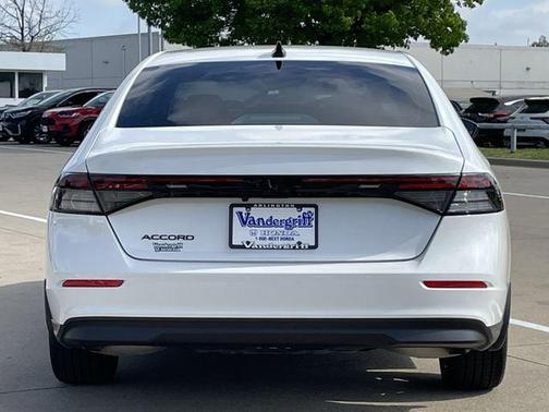 Platinum White Pearl 2025 Honda Accord SE