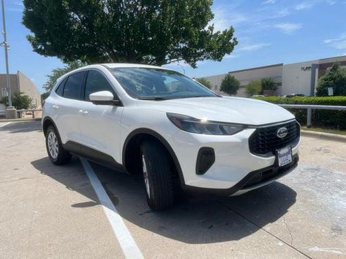 Star White Metallic Tri-Coat 2023 Ford Escape Active
