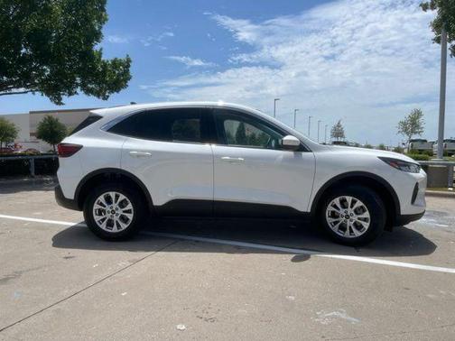 Star White Metallic Tri-Coat 2023 Ford Escape Active