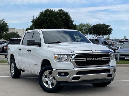 Bright White Clearcoat 2023 RAM 1500 Big Horn/Lone Star