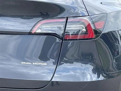 2024 Tesla Model Y Long Range Dual Motor All-Wheel Drive