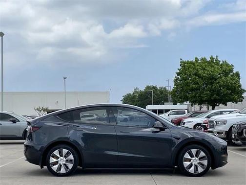 2024 Tesla Model Y Long Range Dual Motor All-Wheel Drive