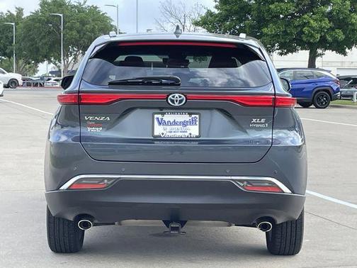 Coastal Gray Metallic 2021 Toyota Venza XLE