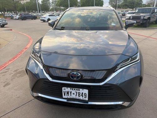 Coastal Gray Metallic 2021 Toyota Venza XLE