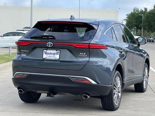 Coastal Gray Metallic 2021 Toyota Venza XLE