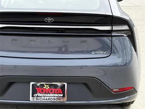 2025 Toyota Prius Plug-In Hybrid SE