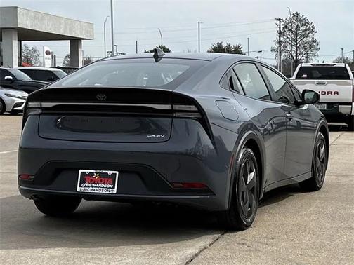 2025 Toyota Prius Plug-In Hybrid SE