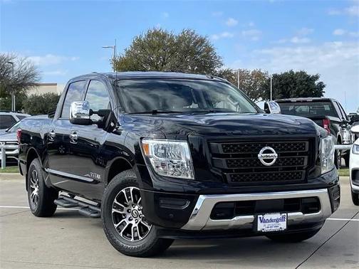 2021 Nissan Titan SV