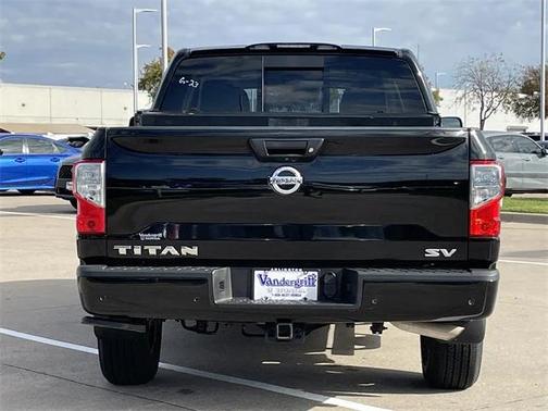 2021 Nissan Titan SV