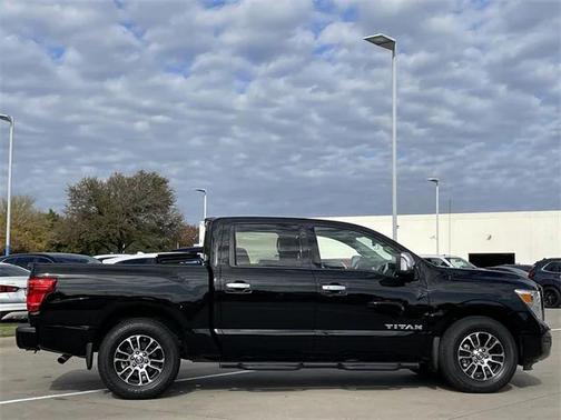 2021 Nissan Titan SV