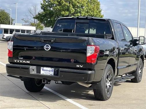 2021 Nissan Titan SV
