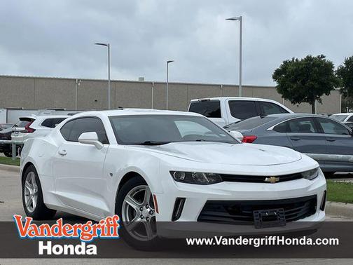 Summit White 2018 Chevrolet Camaro 1LT