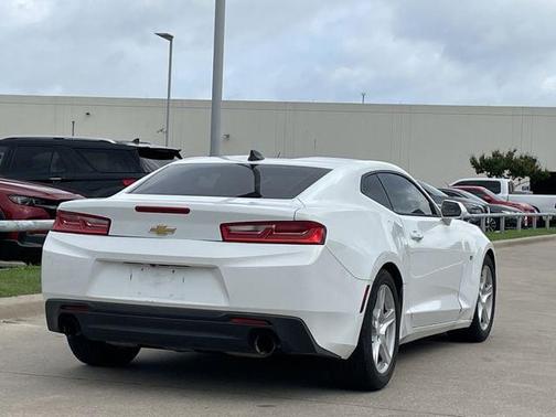 Summit White 2018 Chevrolet Camaro 1LT