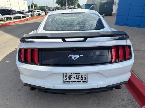 Oxford White 2022 Ford Mustang EcoBoost