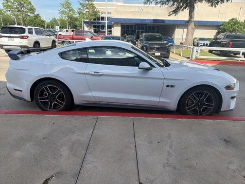 Oxford White 2022 Ford Mustang EcoBoost
