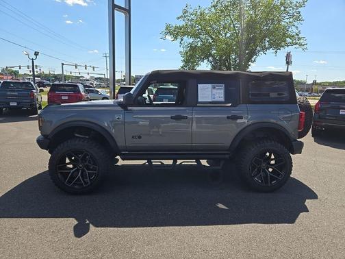 Carbonized Gray Metallic 2023 Ford Bronco Big Bend