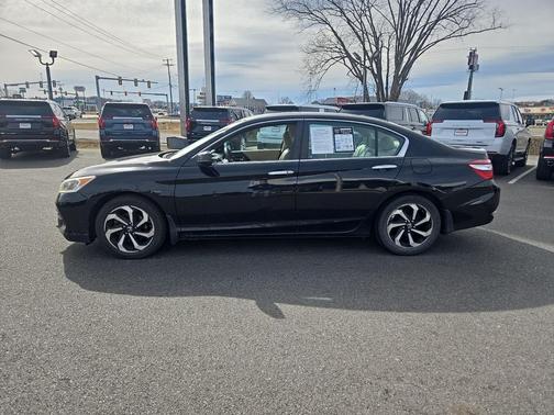 2017 Honda Accord EX-L w/Navigation & Honda Sensing